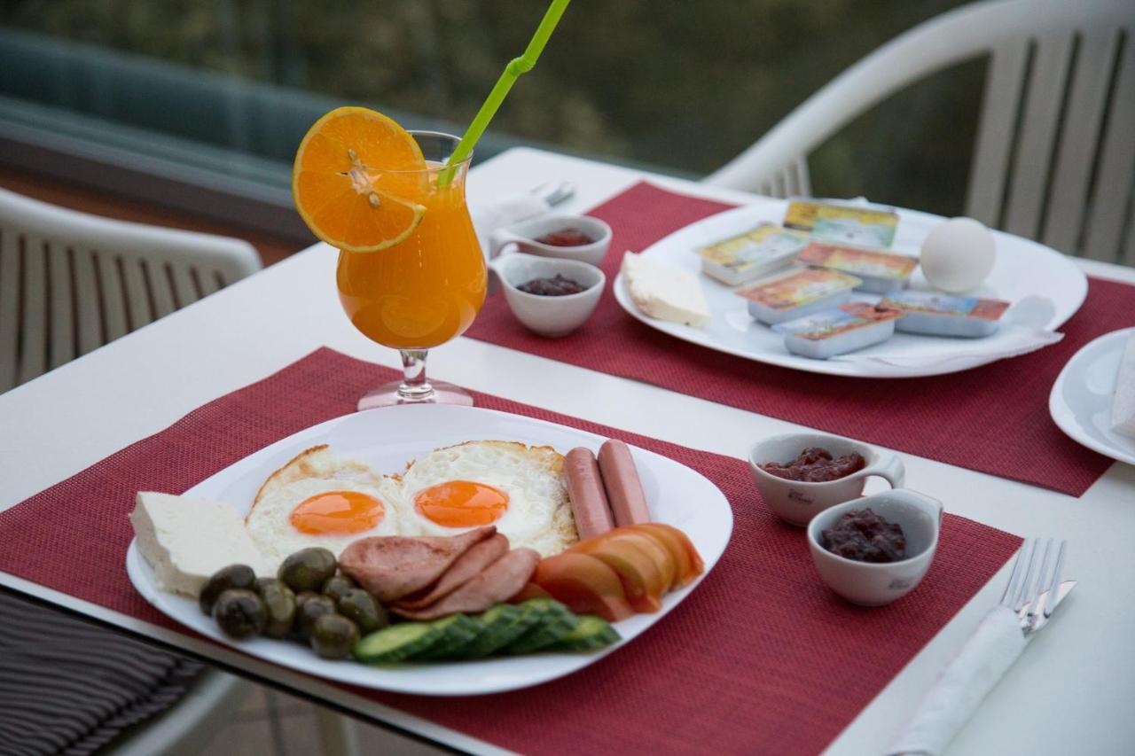 Hotel Relax Tirana Exterior photo