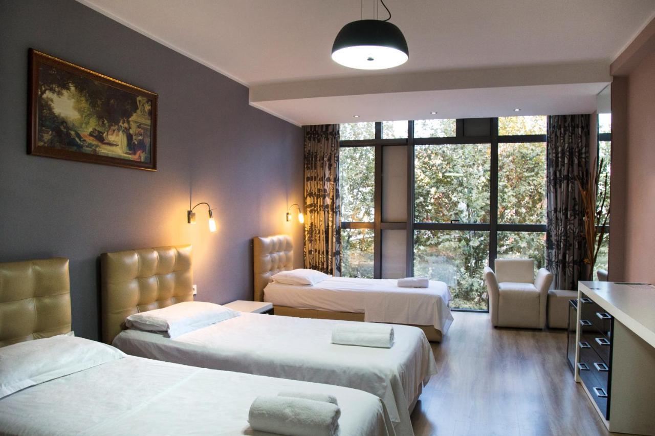 Hotel Relax Tirana Exterior photo